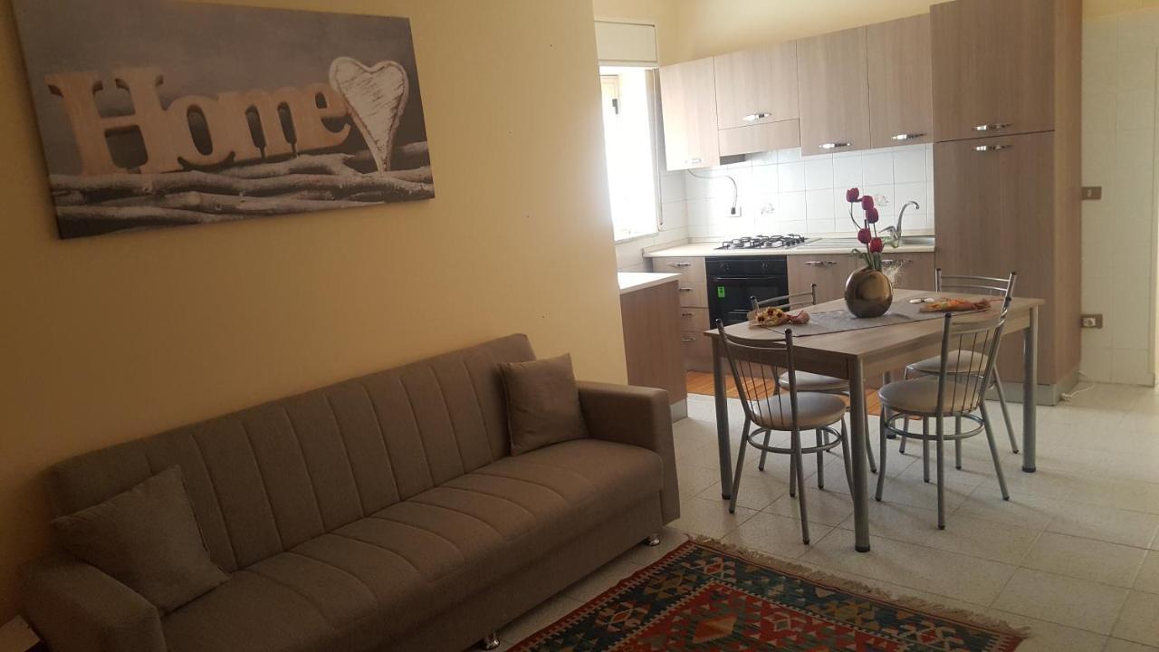 Giusy'S Place 1 Leilighet Campofelice Di Roccella Eksteriør bilde